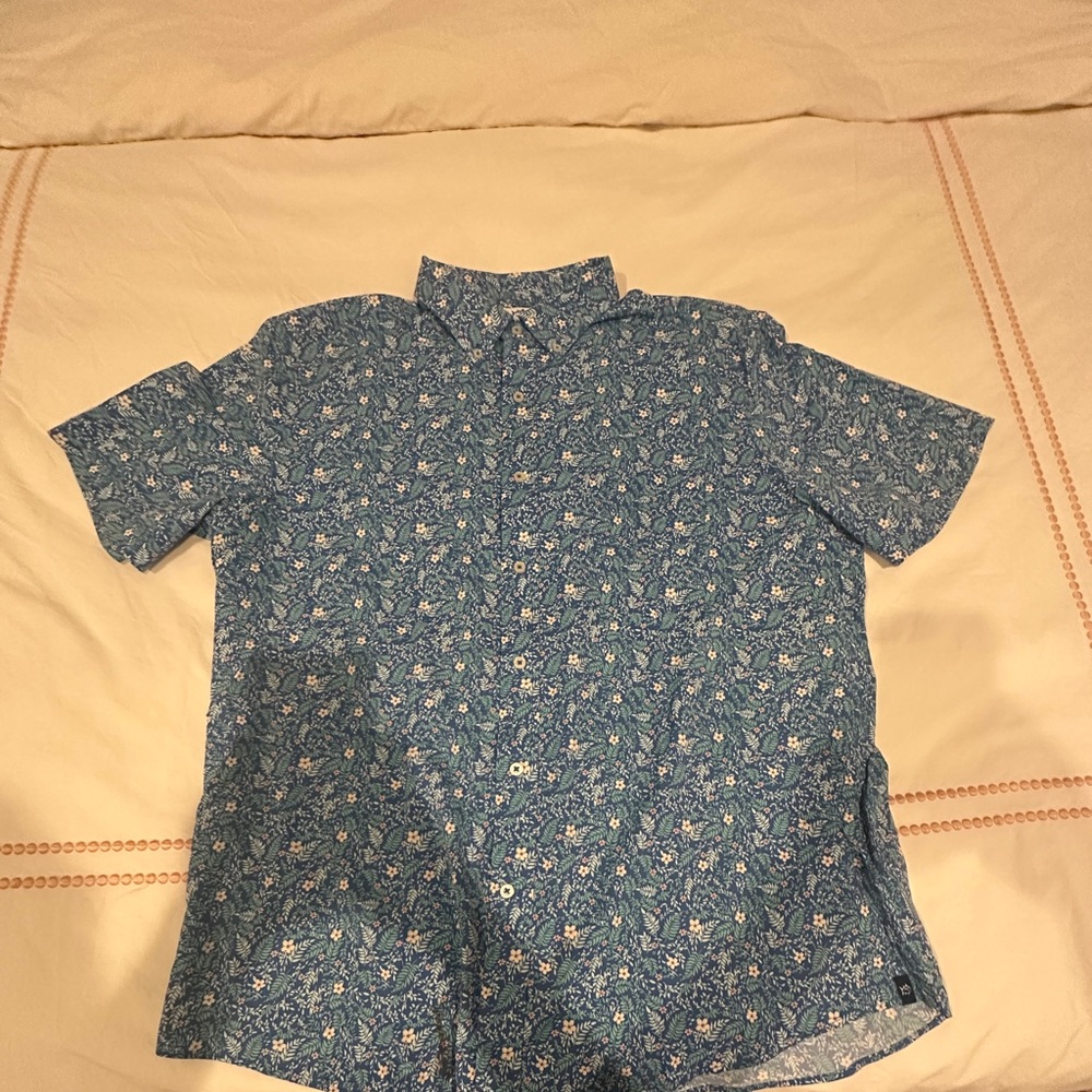 Southern tide men’s XL blue floral shirt